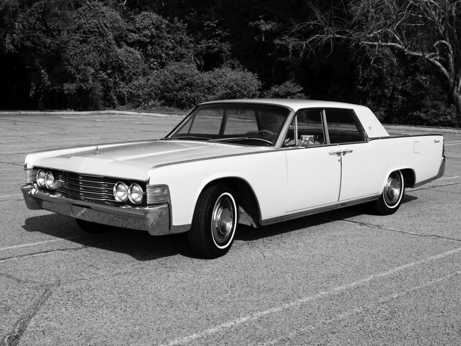  Lincoln Continental Sedan 1965 года  (фото 8 из 8)